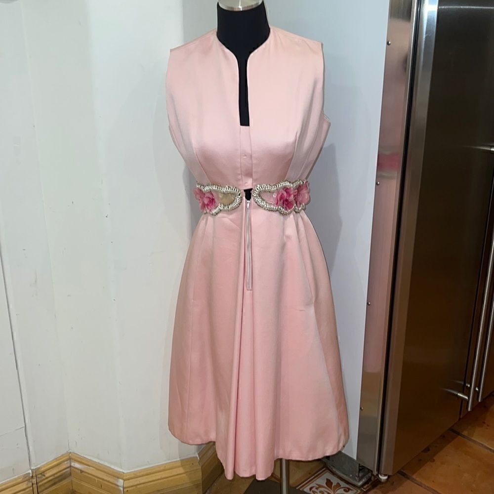 Victoria royal LTD pink dress size 8 womens